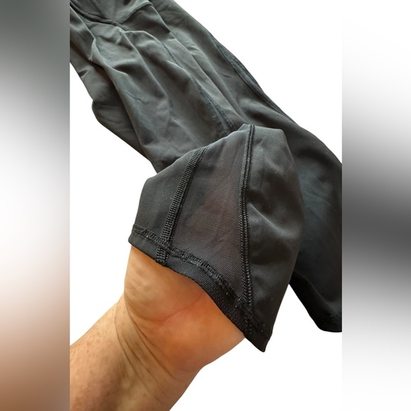 🍋Lululemon Train Times Crop (17")
Black - Picture 6 of 8